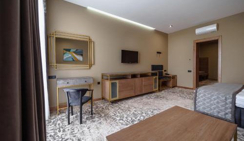 Deluxe Double Room with Shower