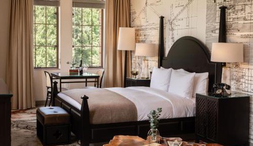 Deluxe King Suite