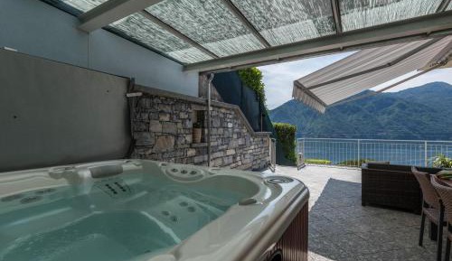 Villa with Garden View