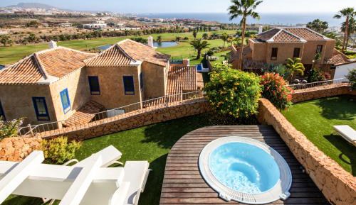 Two-Bedroom Villa with exterior Spa Bath (4 Adults)