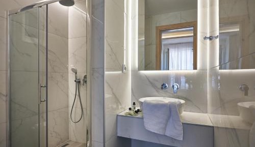 Deluxe Double or Twin Room with Balcony