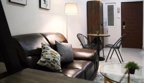 Basic Triple Room with Shared Bathroom