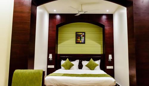 Royal Club Room