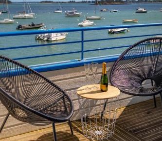 Double Room with Balcony and Sea View