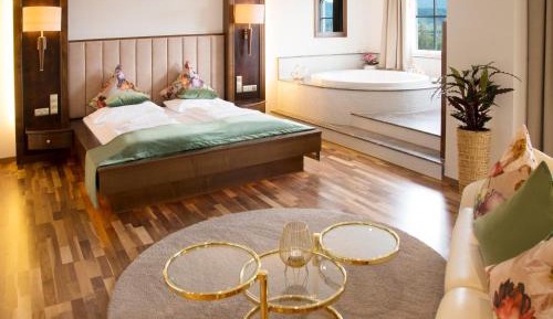 Suite with Lake View