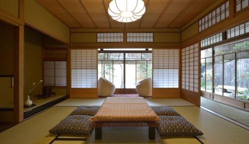 Japanese-Style Townhouse - Non-Smoking