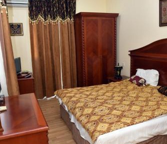 Deluxe Suite
