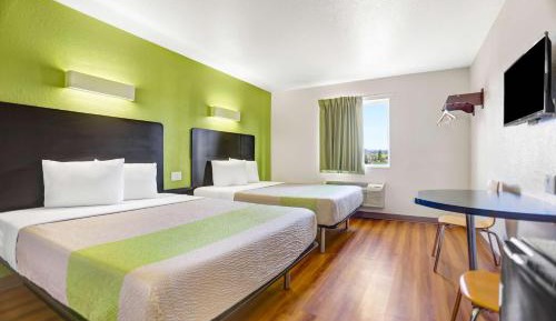 Queen Room with Two Queen Beds - Non-Smoking