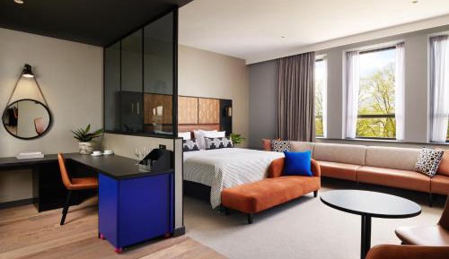Club Deluxe Room