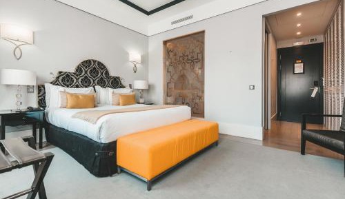 Superior Deluxe Double or Twin Room 