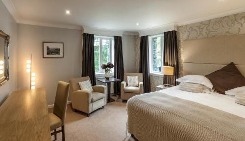 Roomy Signature Room