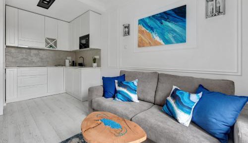 Apartment with Balcony and swimming pool access