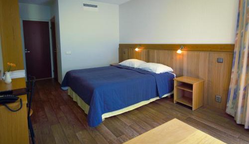 Family Room (2 Adults + 2 Children)