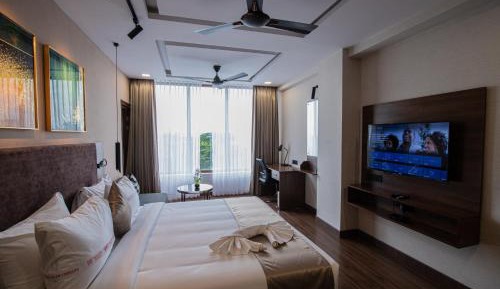Deluxe Double or Twin Room