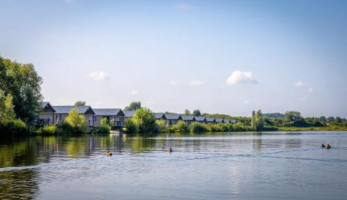Waterlodge