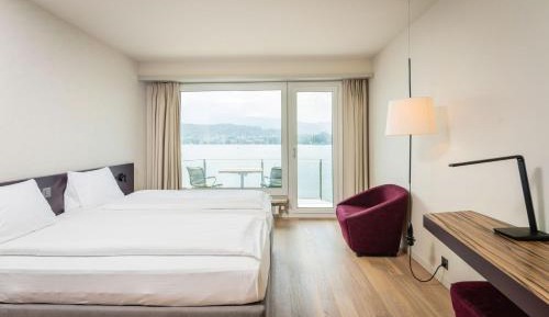 Twin Room with Lake View and Balcony