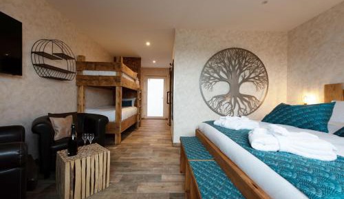 Suite with Mountain View