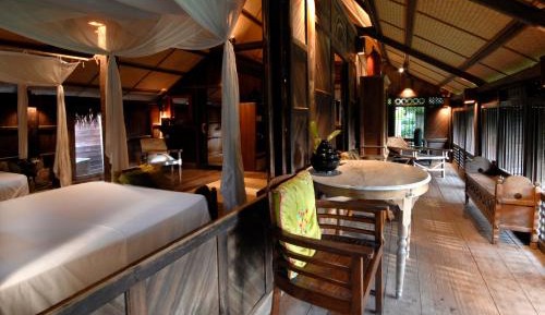 Black Coral Villa with Sundeck 