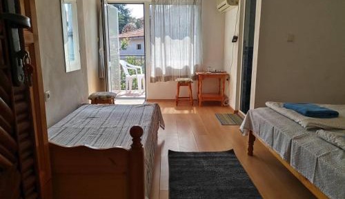 Triple Room with Private Bathroom