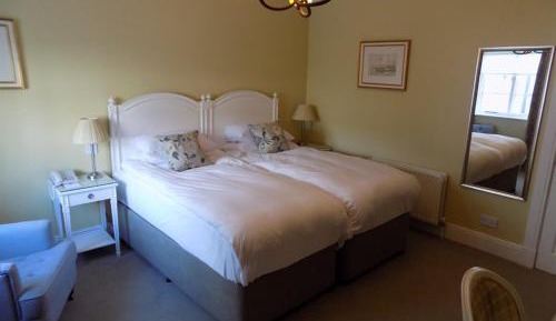 Twin Room with Bath
