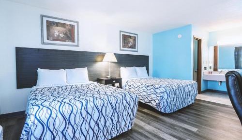Queen Room with Two Queen Beds - Non-Smoking
