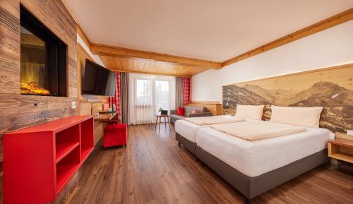 Family Room (2 Adults + 2 Children)