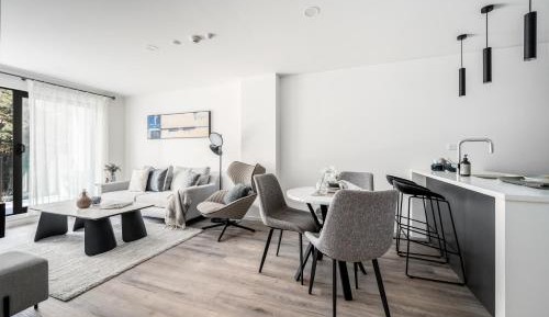  One Bedroom Premier Apartment