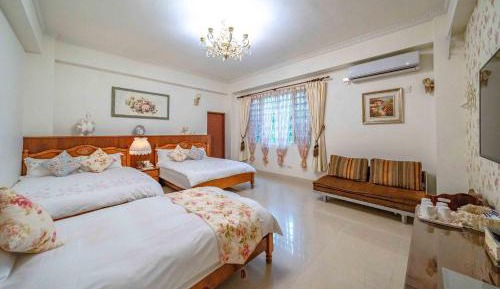 Deluxe Family Suite