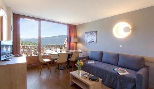 Four-Room Apartment (8 People)