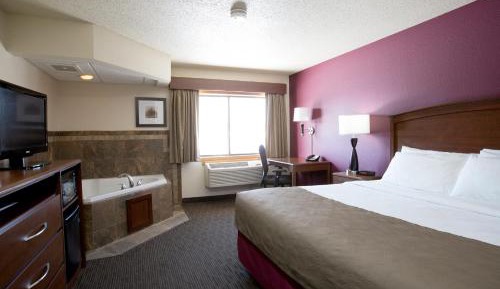 Premier King Suite - Non-Smoking