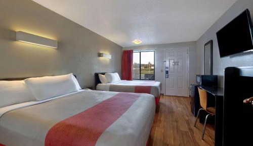 Queen Room with Two Queen Beds - Disability Access - Non-Smoking