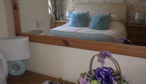 Double or Twin Room with Bathroom