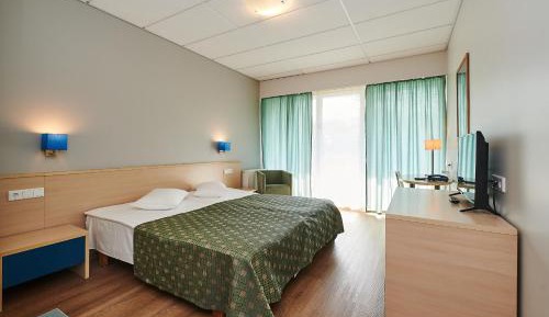 Standard Twin Room with Spa Access 