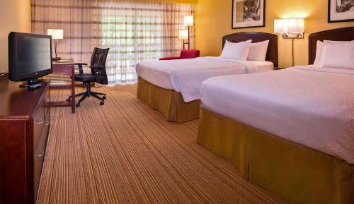 Deluxe Queen Room with Two Queen Beds