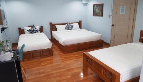Quadruple Room with Private Bathroom