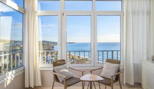 Superior One-Bedroom Apartment with Balcony