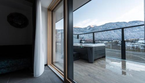 Suite with Hot Tub