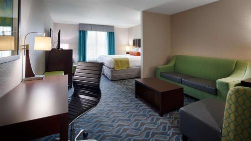 King Suite with Sofa Bed - Non-Smoking