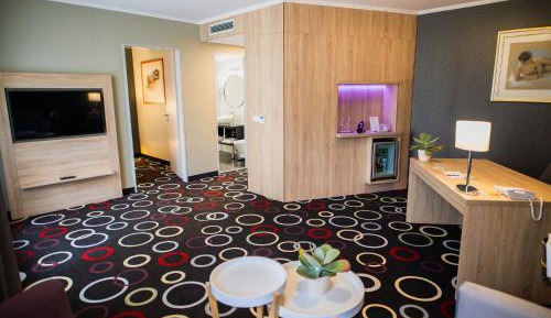One-Bedroom Suite