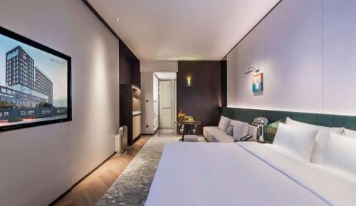 Deluxe King Room