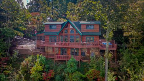 Three-Bedroom Holiday Home 