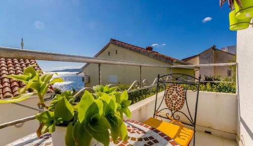 One-Bedroom Apartment with Terrace