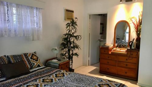 Deluxe Queen Suite