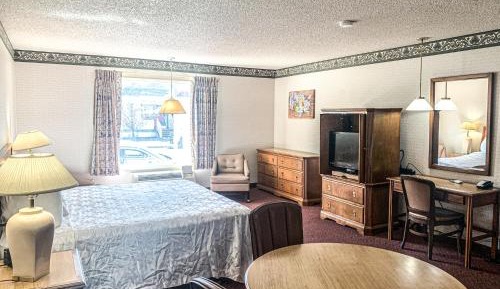 Standard King Room - Non-Smoking 