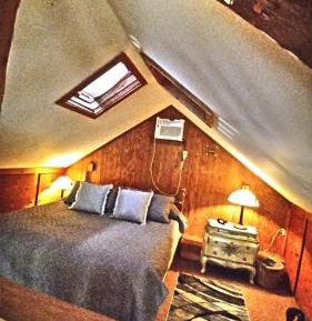 Suite with Mountain View