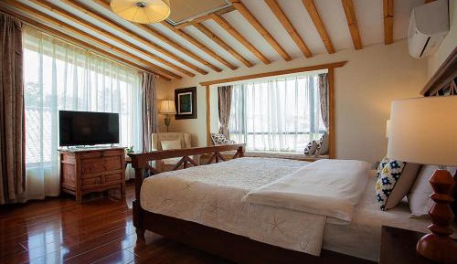 Queen Room