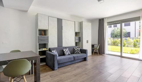Superior One-Bedroom Apartment
