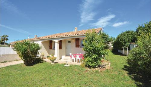 Three-Bedroom Holiday Home 