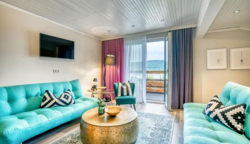 Deluxe Double or Twin Room with Lake View