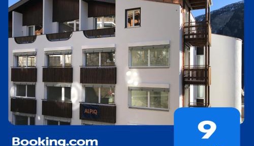 Apartment with Mountain View